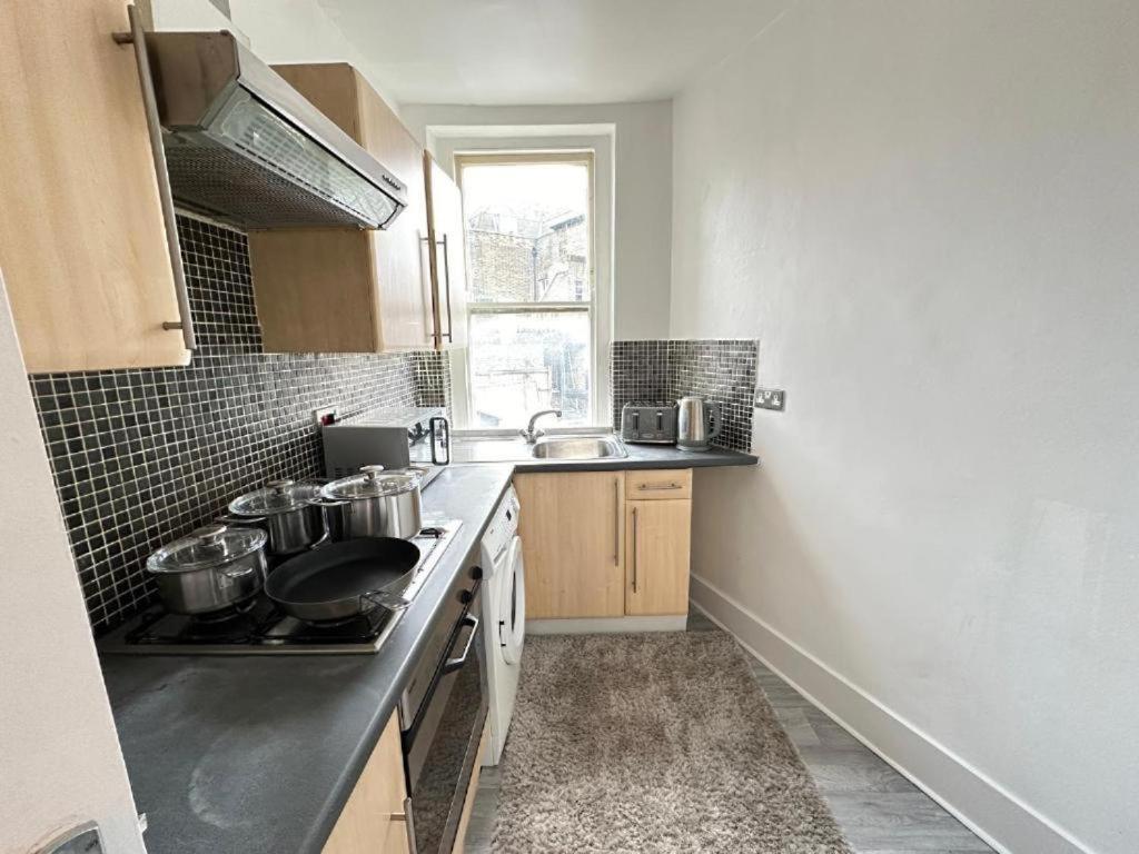 Three Bedroom Near Thomas River Appartement Londen